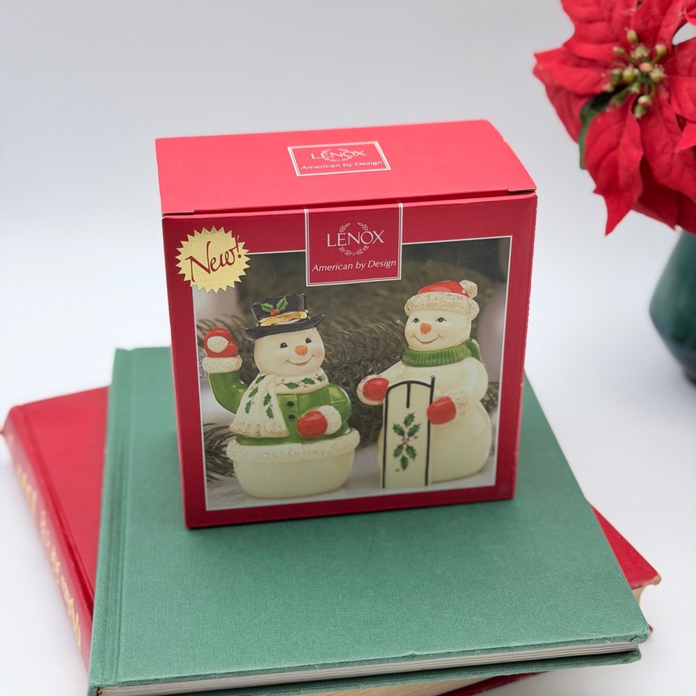 Lenox Christmas Holiday Snow Couple Snowman 4" Salt and Pepper Shaker Set NEW